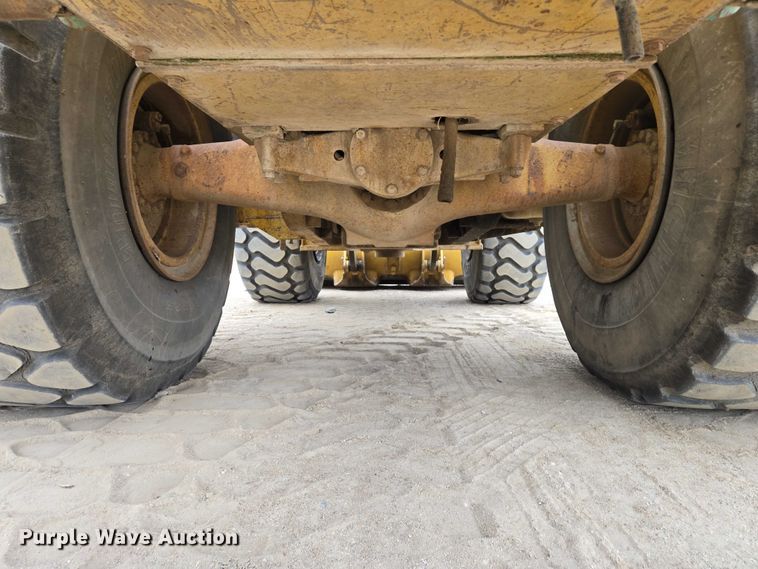 image for item EB1129 1985 Caterpillar 966D wheel loader