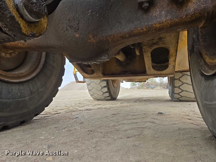 image for item EB1129 1985 Caterpillar 966D wheel loader