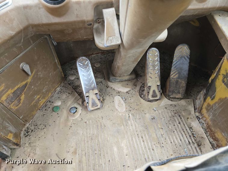 image for item EB1129 1985 Caterpillar 966D wheel loader