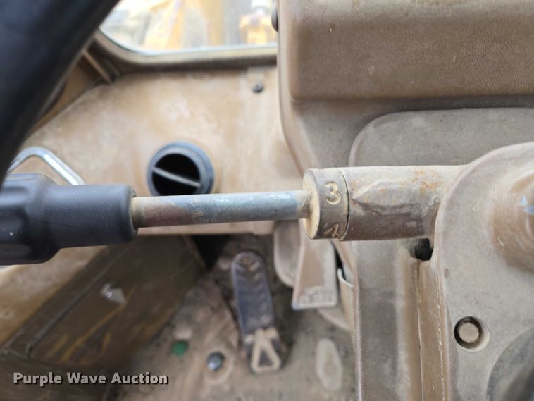 image for item EB1129 1985 Caterpillar 966D wheel loader