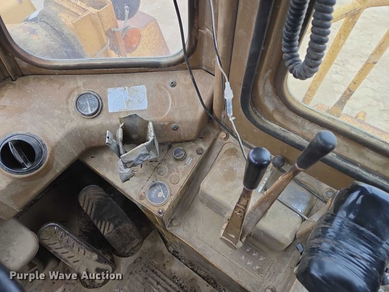 image for item EB1129 1985 Caterpillar 966D wheel loader