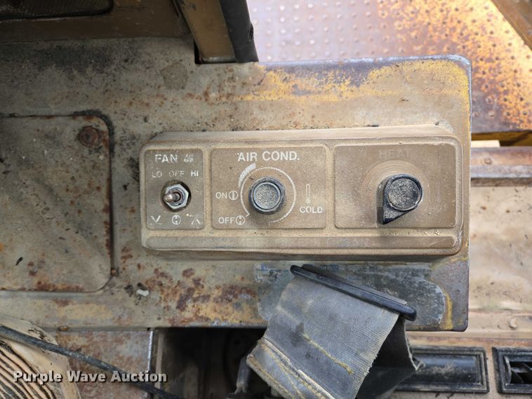 image for item EB1129 1985 Caterpillar 966D wheel loader