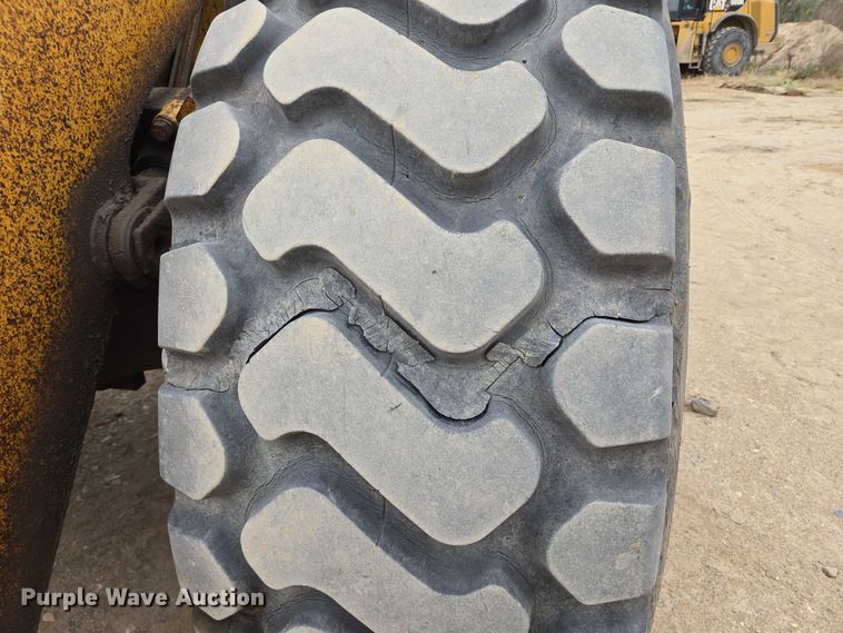 image for item EB1129 1985 Caterpillar 966D wheel loader