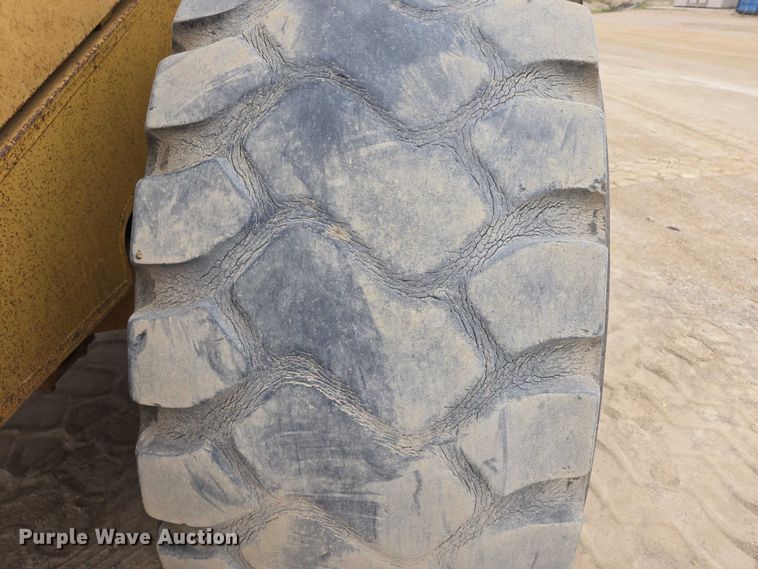 image for item EB1129 1985 Caterpillar 966D wheel loader