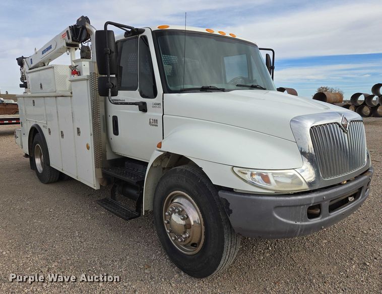 image for item EB1132 2006 International 4300 utility / service truck