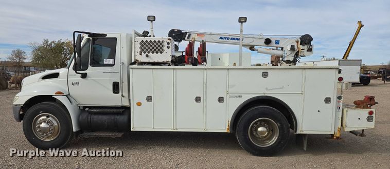 image for item EB1132 2006 International 4300 utility / service truck