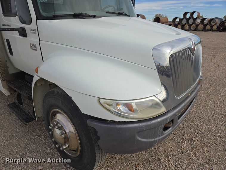 image for item EB1132 2006 International 4300 utility / service truck