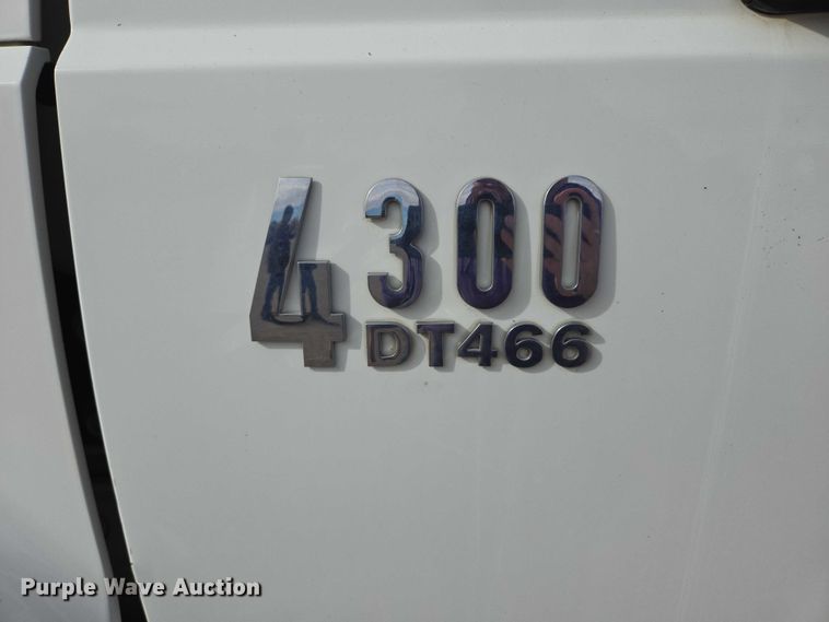 image for item EB1132 2006 International 4300 utility / service truck