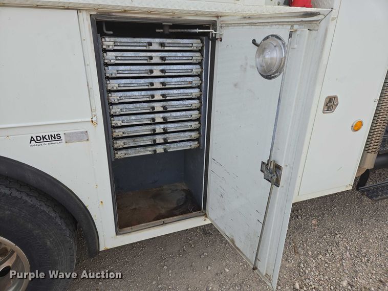 image for item EB1132 2006 International 4300 utility / service truck