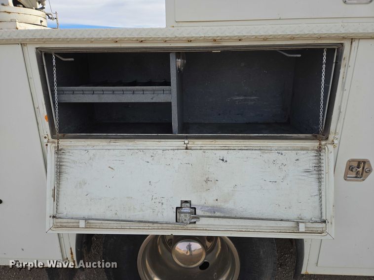 image for item EB1132 2006 International 4300 utility / service truck