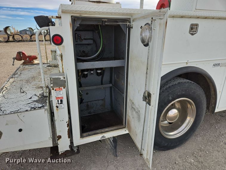 image for item EB1132 2006 International 4300 utility / service truck