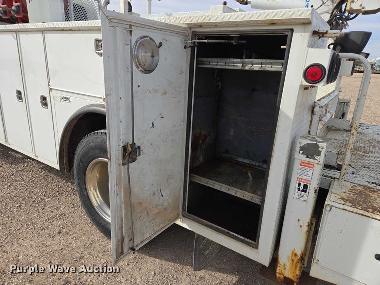 image for item EB1132 2006 International 4300 utility / service truck