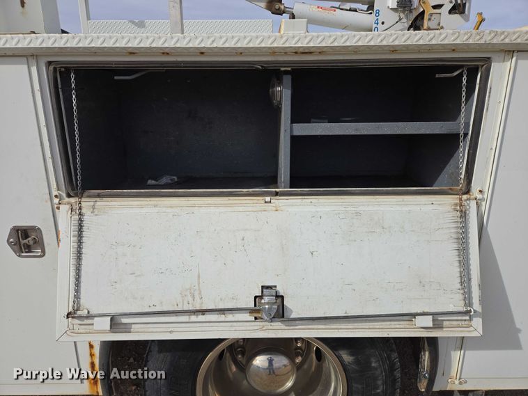 image for item EB1132 2006 International 4300 utility / service truck