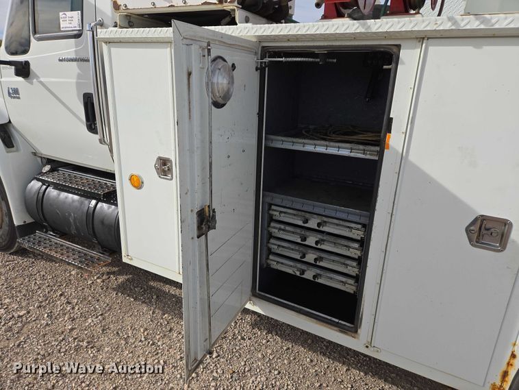 image for item EB1132 2006 International 4300 utility / service truck