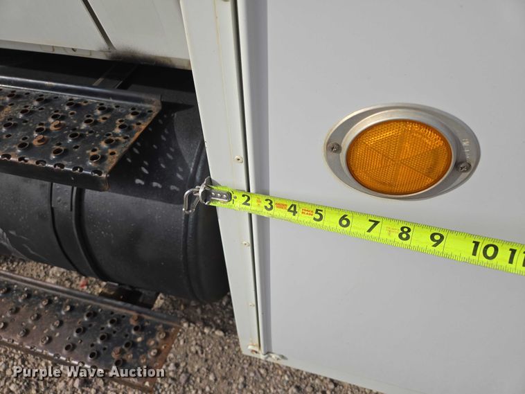 image for item EB1132 2006 International 4300 utility / service truck