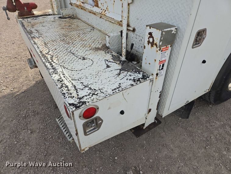 image for item EB1132 2006 International 4300 utility / service truck