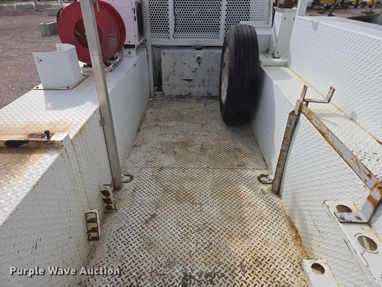 image for item EB1132 2006 International 4300 utility / service truck