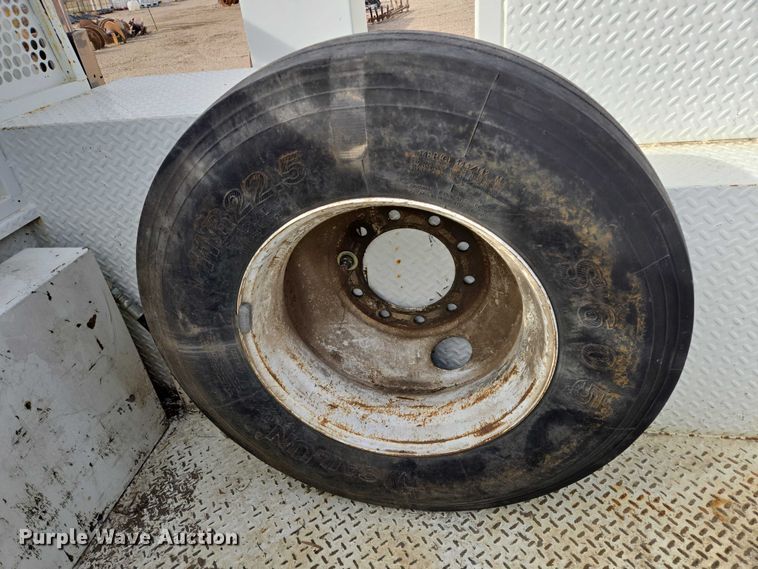 image for item EB1132 2006 International 4300 utility / service truck