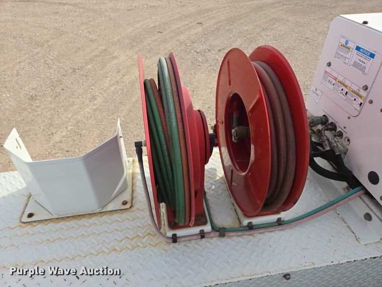 image for item EB1132 2006 International 4300 utility / service truck