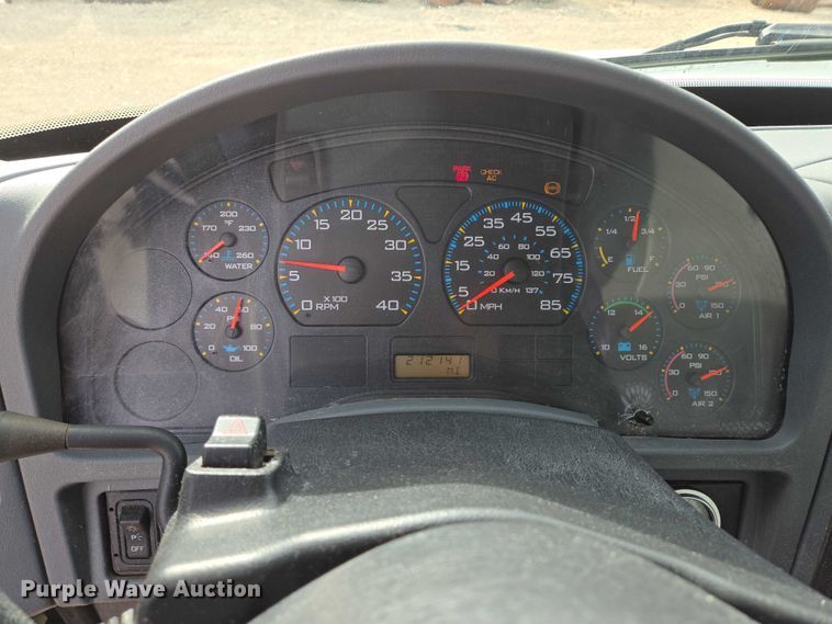 image for item EB1132 2006 International 4300 utility / service truck