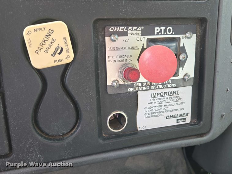 image for item EB1132 2006 International 4300 utility / service truck