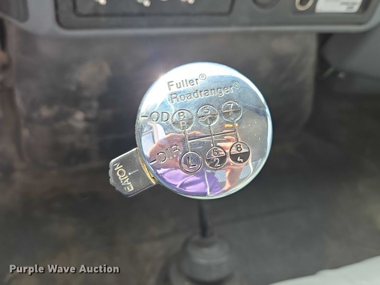 image for item EB1132 2006 International 4300 utility / service truck