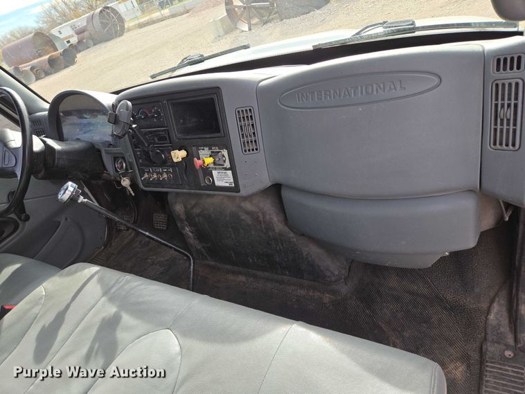 image for item EB1132 2006 International 4300 utility / service truck