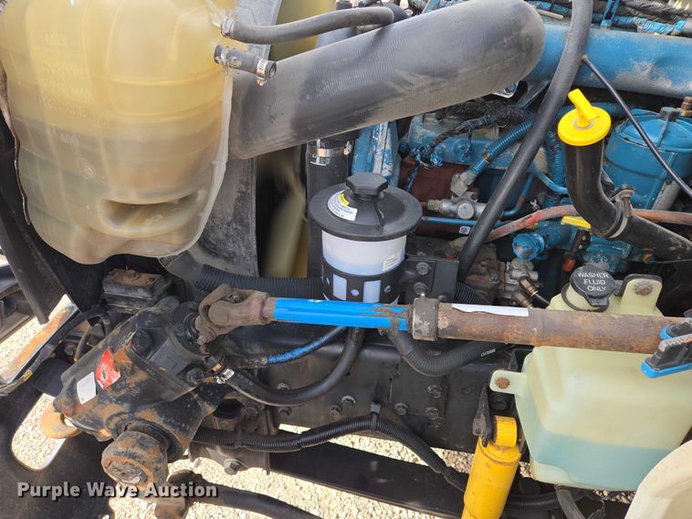 image for item EB1132 2006 International 4300 utility / service truck