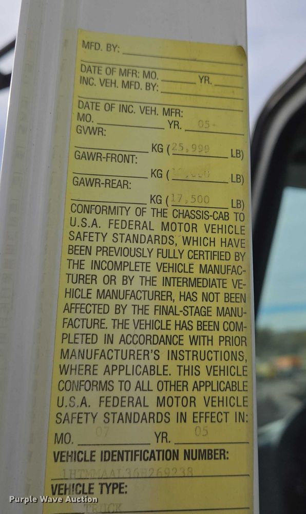 image for item EB1132 2006 International 4300 utility / service truck