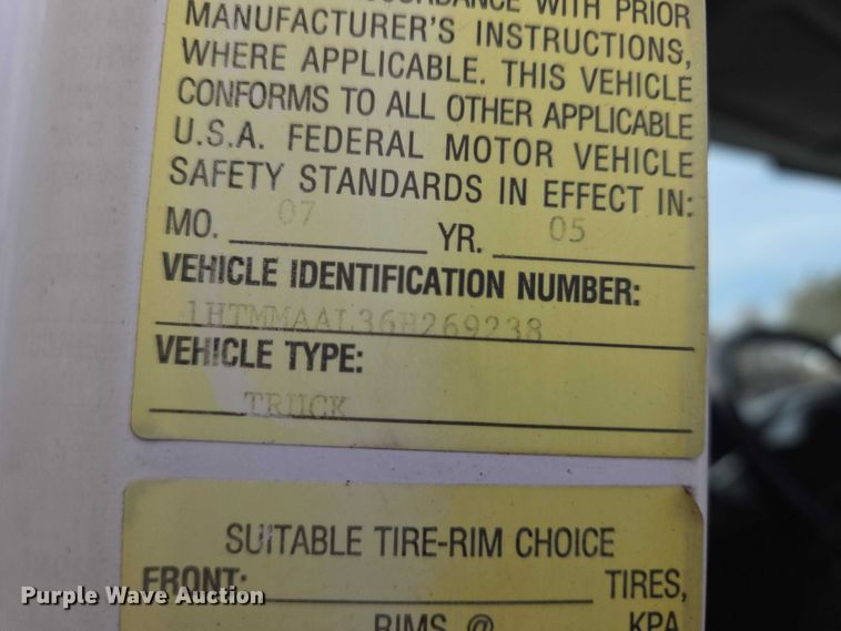 image for item EB1132 2006 International 4300 utility / service truck