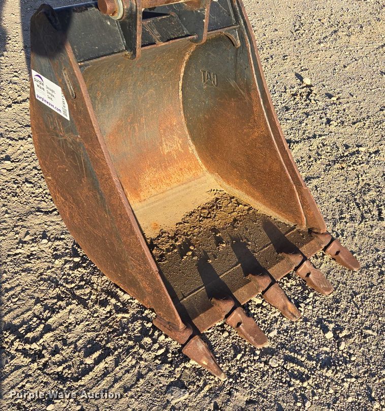 image for item EB1138 Caterpillar 29