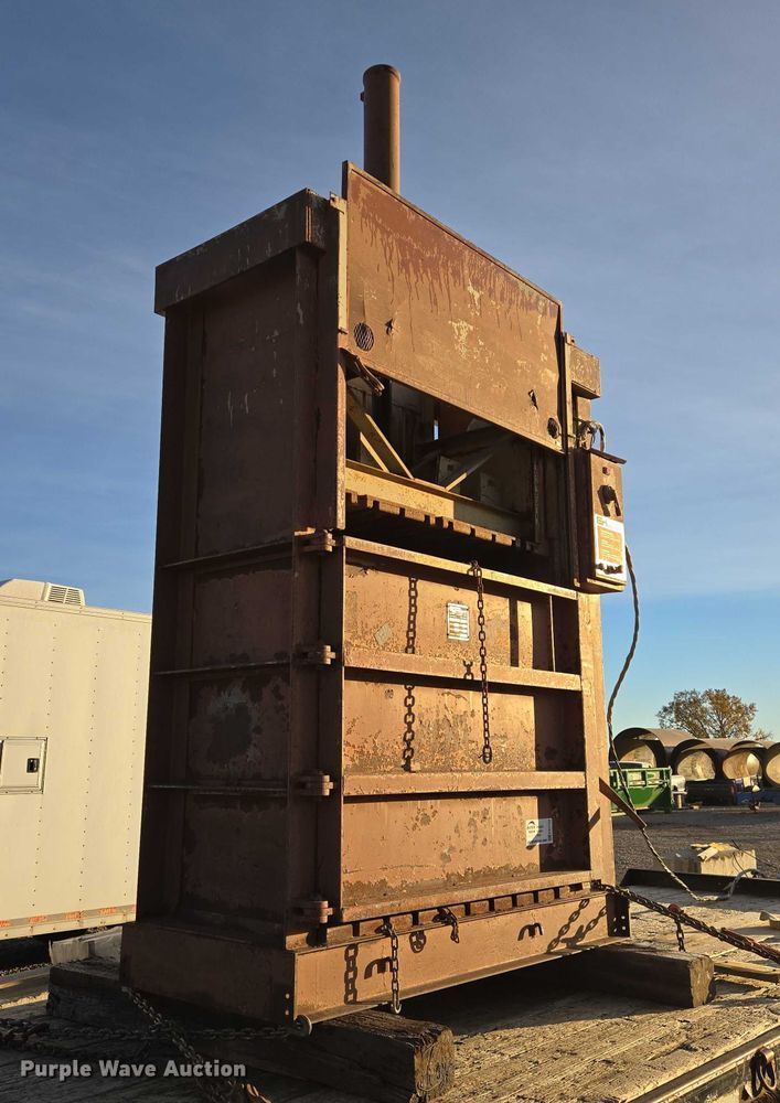 image for item EB1144 General Hydraulics 315-60L-17 cardboard baler