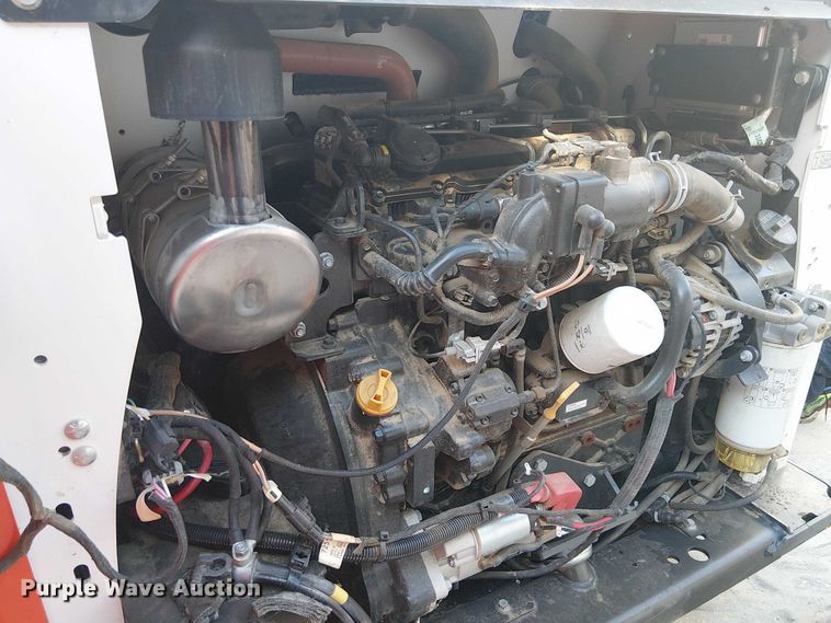 image for item EC1271 2021 Bobcat S740 skid steer loader