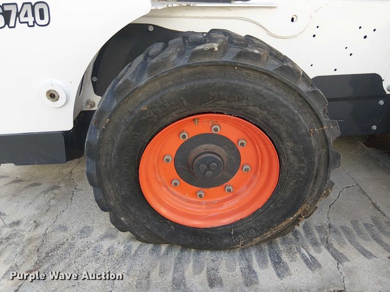 image for item EC1271 2021 Bobcat S740 skid steer loader