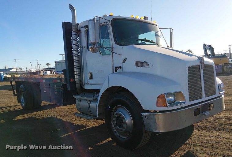 image for item EC1291 2001 Kenworth T300 flatbed truck
