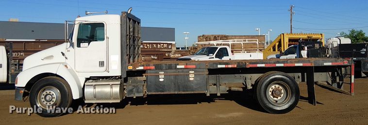 image for item EC1291 2001 Kenworth T300 flatbed truck