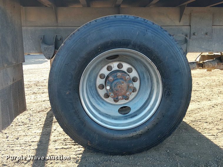 image for item EC1291 2001 Kenworth T300 flatbed truck