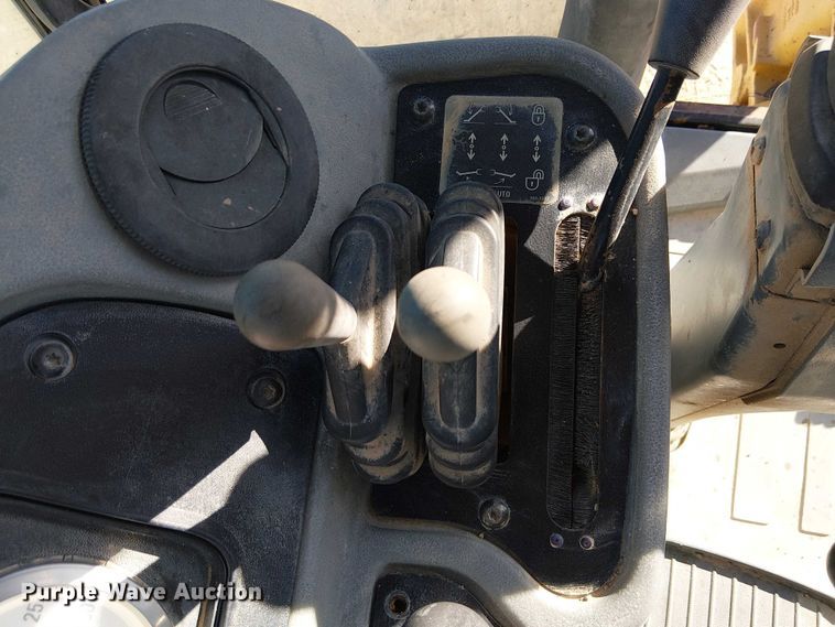 image for item EC1321 2005 Caterpillar 420D backhoe