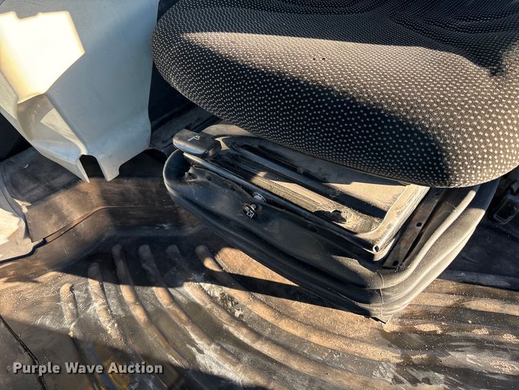 image for item EC3874 2015 Kawasaki 62Z7 wheel loader