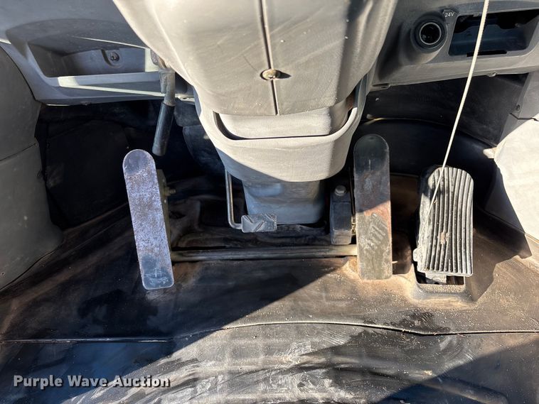 image for item EC3874 2015 Kawasaki 62Z7 wheel loader