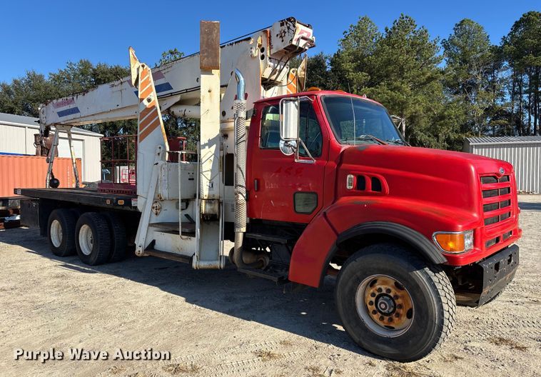 image for item EC3902 1998 Ford crane truck