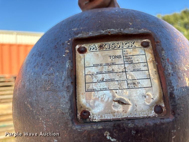 image for item EC3902 1998 Ford crane truck