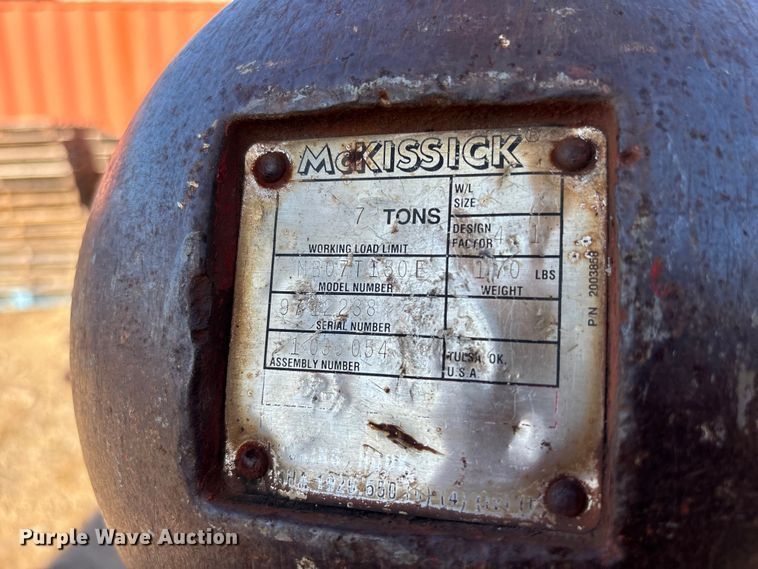 image for item EC3902 1998 Ford crane truck