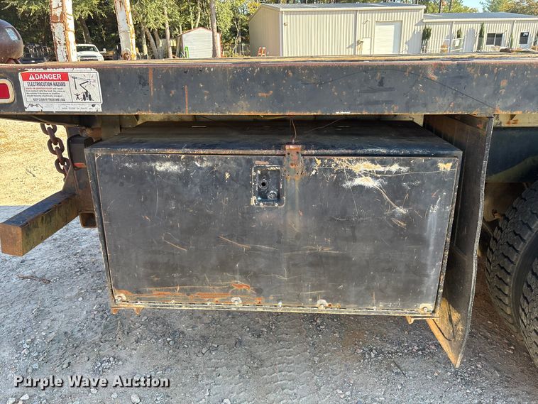 image for item EC3902 1998 Ford crane truck