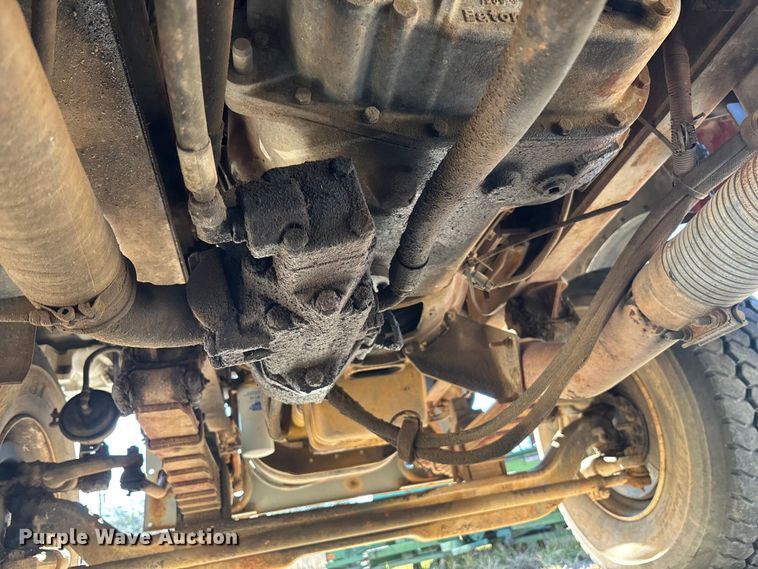 image for item EC3902 1998 Ford crane truck