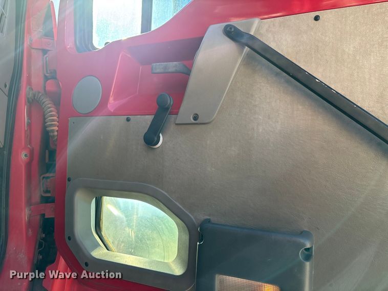 image for item EC3902 1998 Ford crane truck