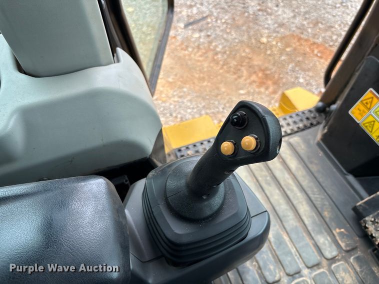 image for item EC3909 2019 Caterpillar 973K track loader