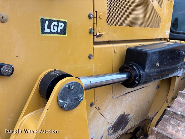 image for item EC3910 2021 Caterpillar D5 LGP dozer