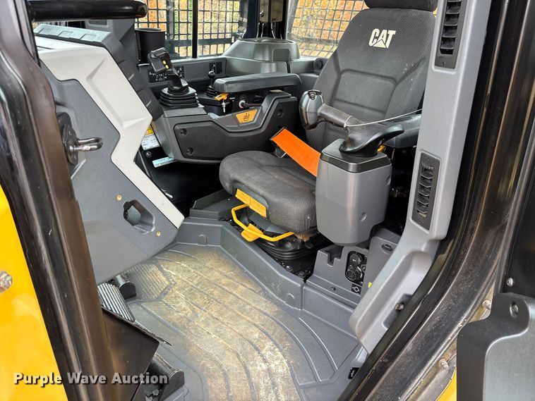 image for item EC3910 2021 Caterpillar D5 LGP dozer