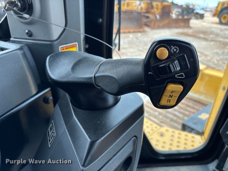 image for item EC3910 2021 Caterpillar D5 LGP dozer